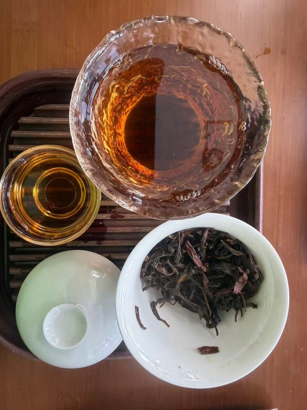 盖碗冲泡琥珀茶汤实拍